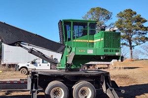 2015 John Deere 437D  Log Loader